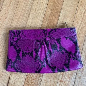 BANANA REPUBLIC | Snakeskin clutch